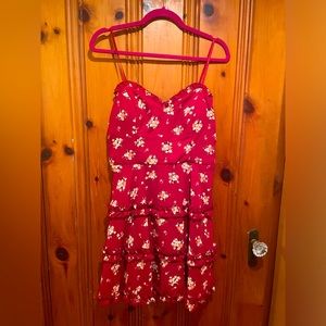 NWT Francesca’s size L red floral tiered dress